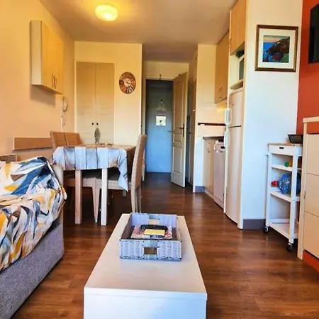 Apartment For 6 People *